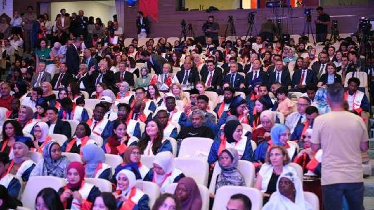 Türkiye Burslusu uluslararası öğrenciler, mezun oldu