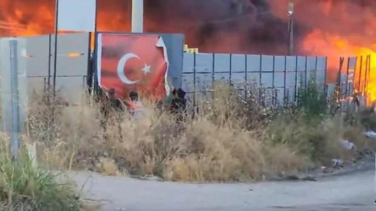 Alev alev yanan fabrikada kalan Türk bayrağını böyle kurtardı