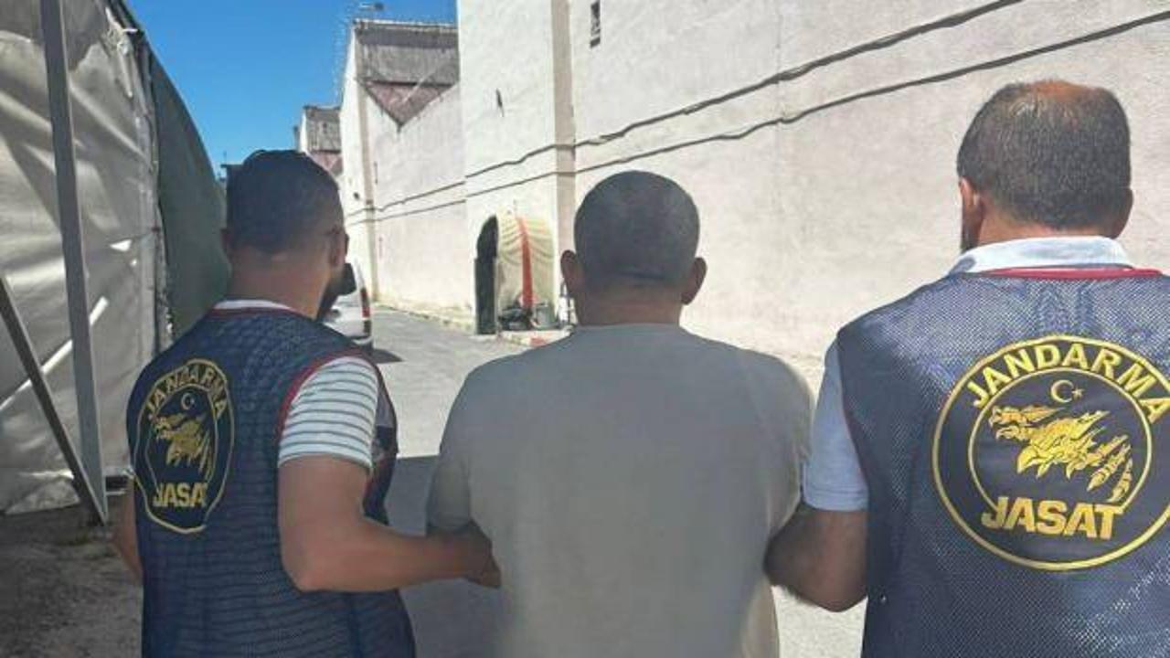41 yıl hapis cezasıyla aranıyordu: Saklandığı yerde yakalandı!