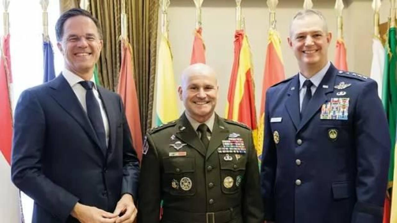 NATO komutasında devir teslim
