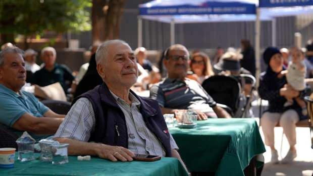 Gaziantep'te hizmete giren emekliler lokali kısa sürede yoğun ilgi gördü