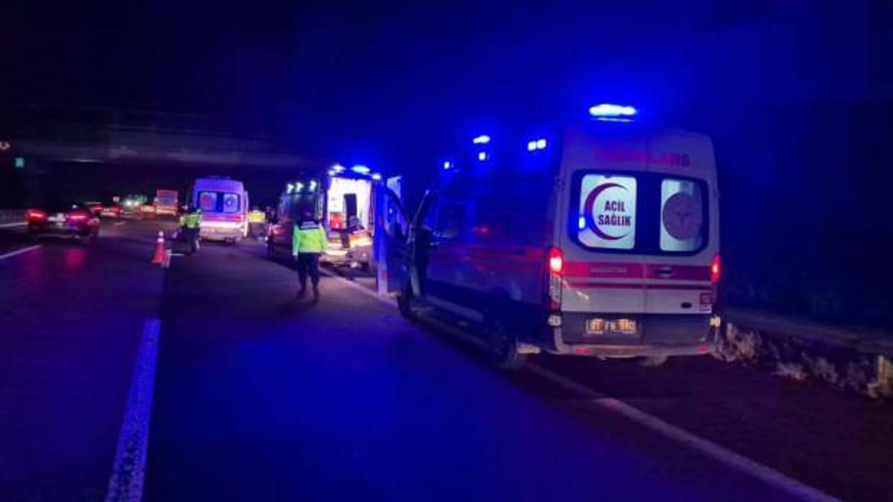 Anadolu Otoyolu'nda feci kaza! Tır, minibüse arkadan çarptı: 7 yaralı