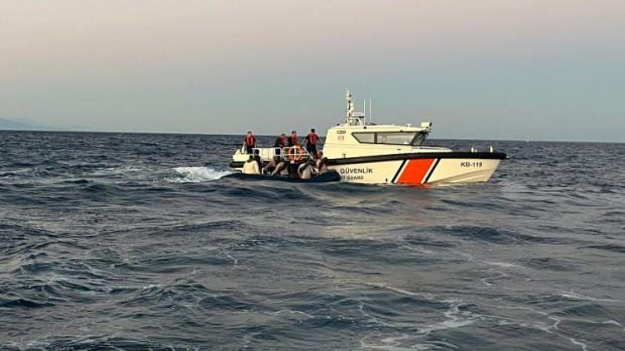 Ayvacık'ta 17 düzensiz göçmen yakalandı