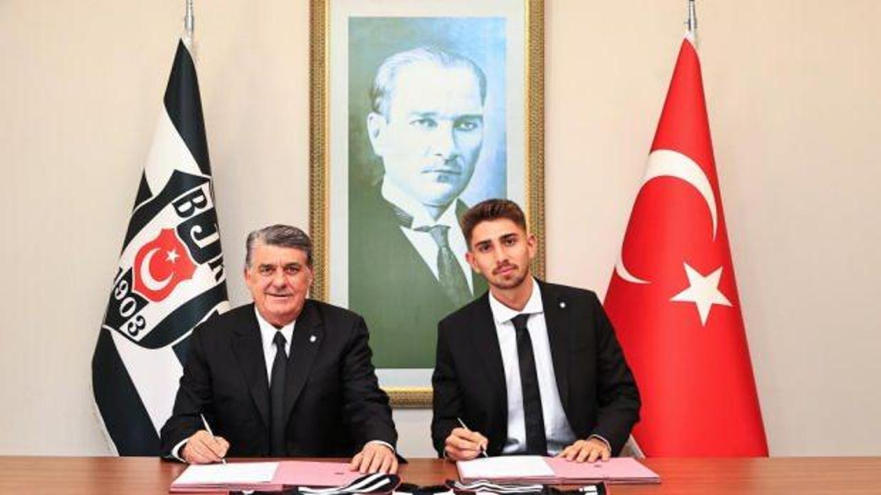 Beşiktaş'tan ayrılması an meselesiydi! Sözleşmesi uzatıldı