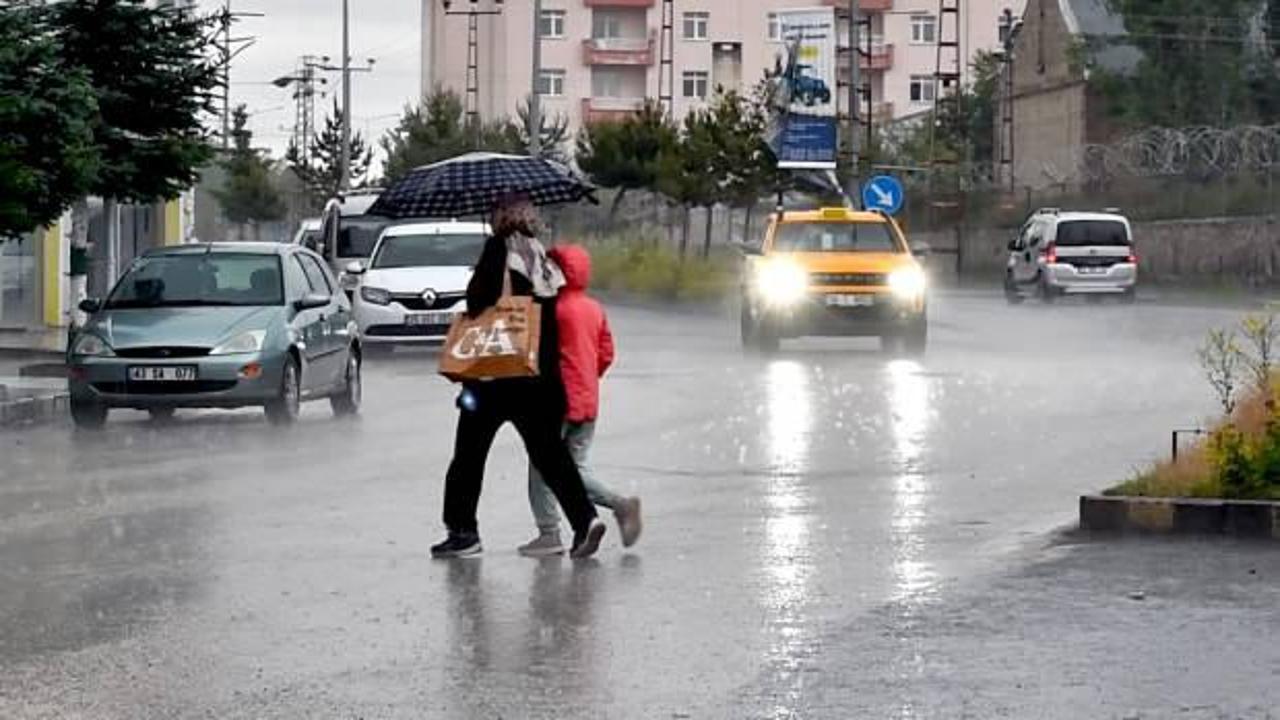 Bir yanda sıcak bir yanda yağmur! Meteoroloji'den peş peşe uyarı geldi