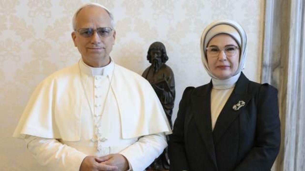 Emine Erdoğan, Papa 14. Leo ile g&ouml;r&uuml;şt&uuml;