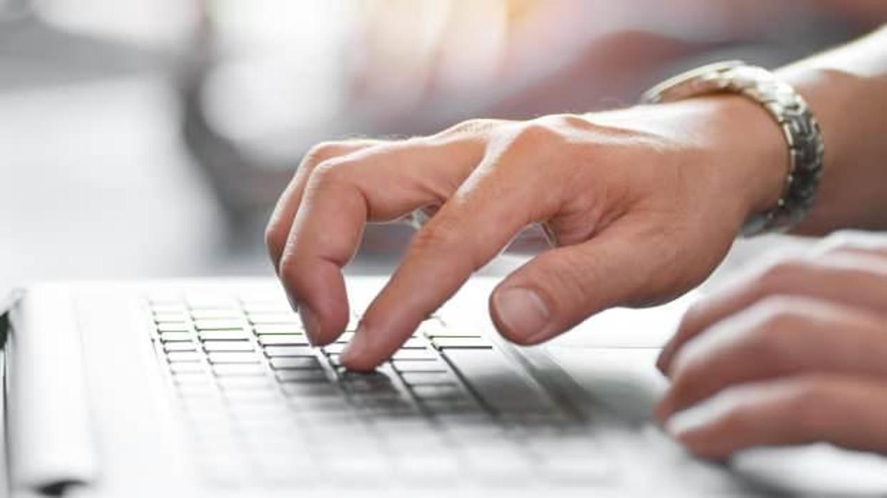 Gelir İdaresi'nden yeni karar! E-Defter yükleme süresi 1 yıl ertelendi