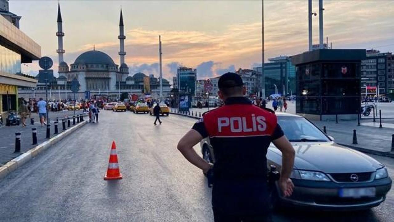 Emniyet'in 'Huzur İstanbul' uygulamasında 1011 şüpheli gözaltına alındı