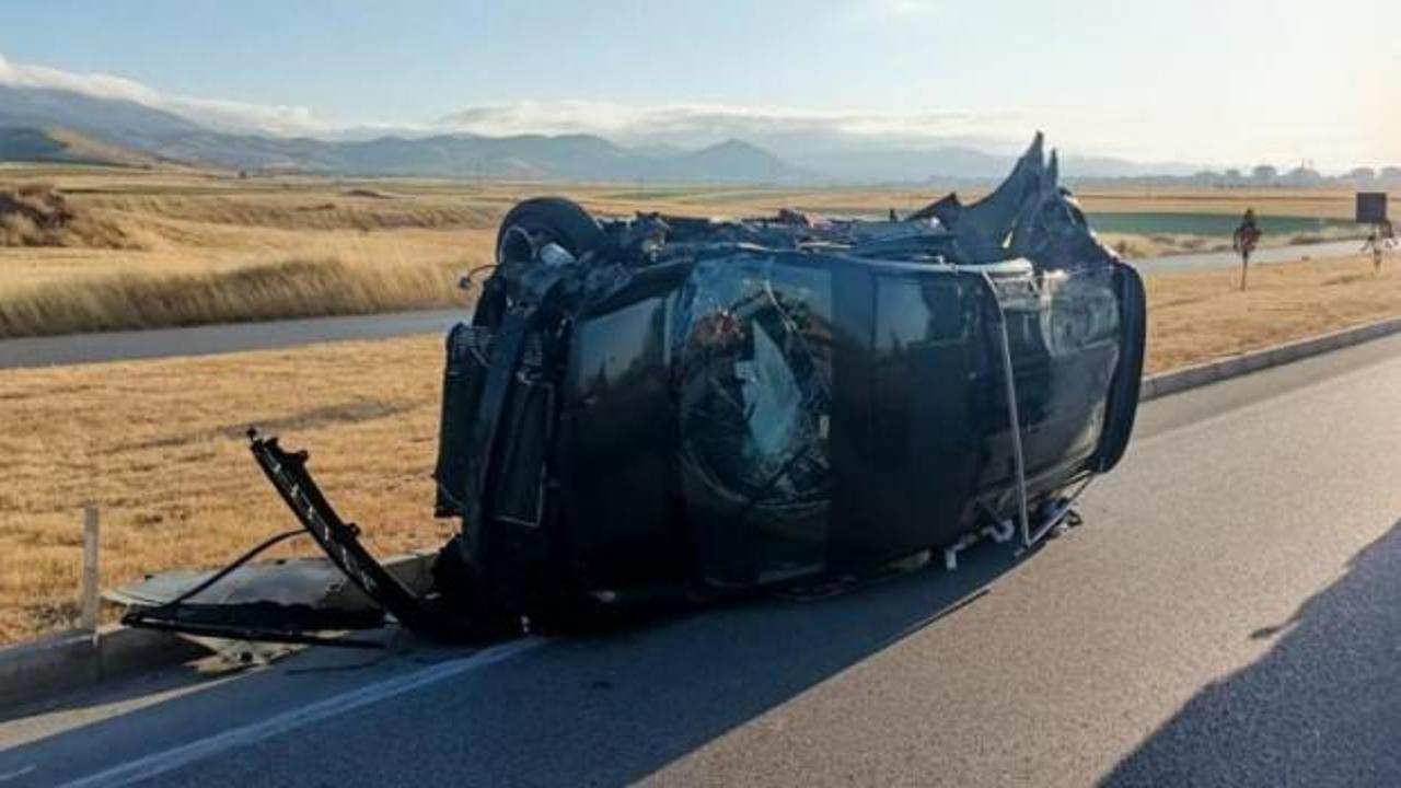 Merzifon'da traktör ve araç çarpıştı: 1 ölü, 4 yaralı
