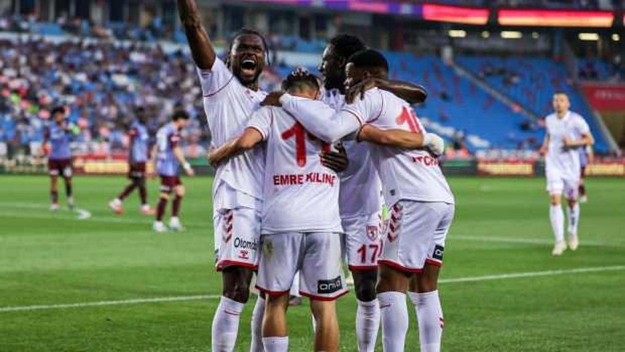 Süper Lig ekibi 3 kupalı genç yıldızı renklerine bağladı: 60. yıl hediyesi