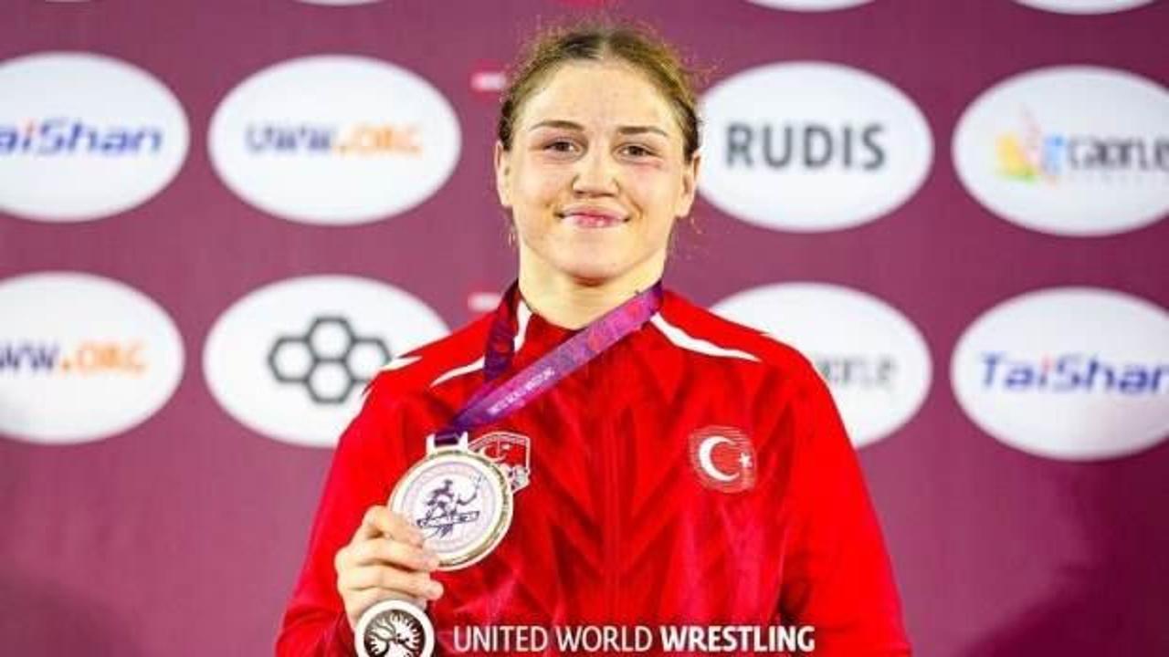 Trabzonlu gen&ccedil; finalde Rus rakibini mindere serdi: Avrupa şampiyonu oldu