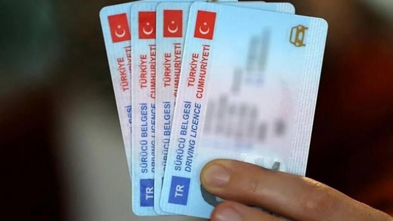 Eski tip ehliyetler için zaman daralıyor