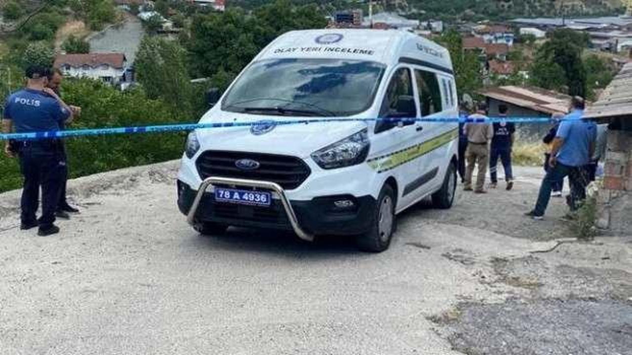Yürürken düştü, başını asfalta çarpıp öldü