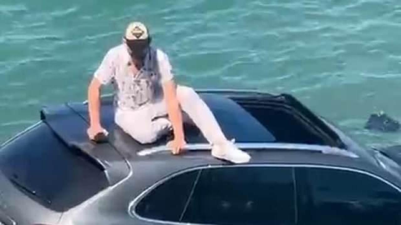 Ayvalık'ta otomobil denize u&ccedil;tu