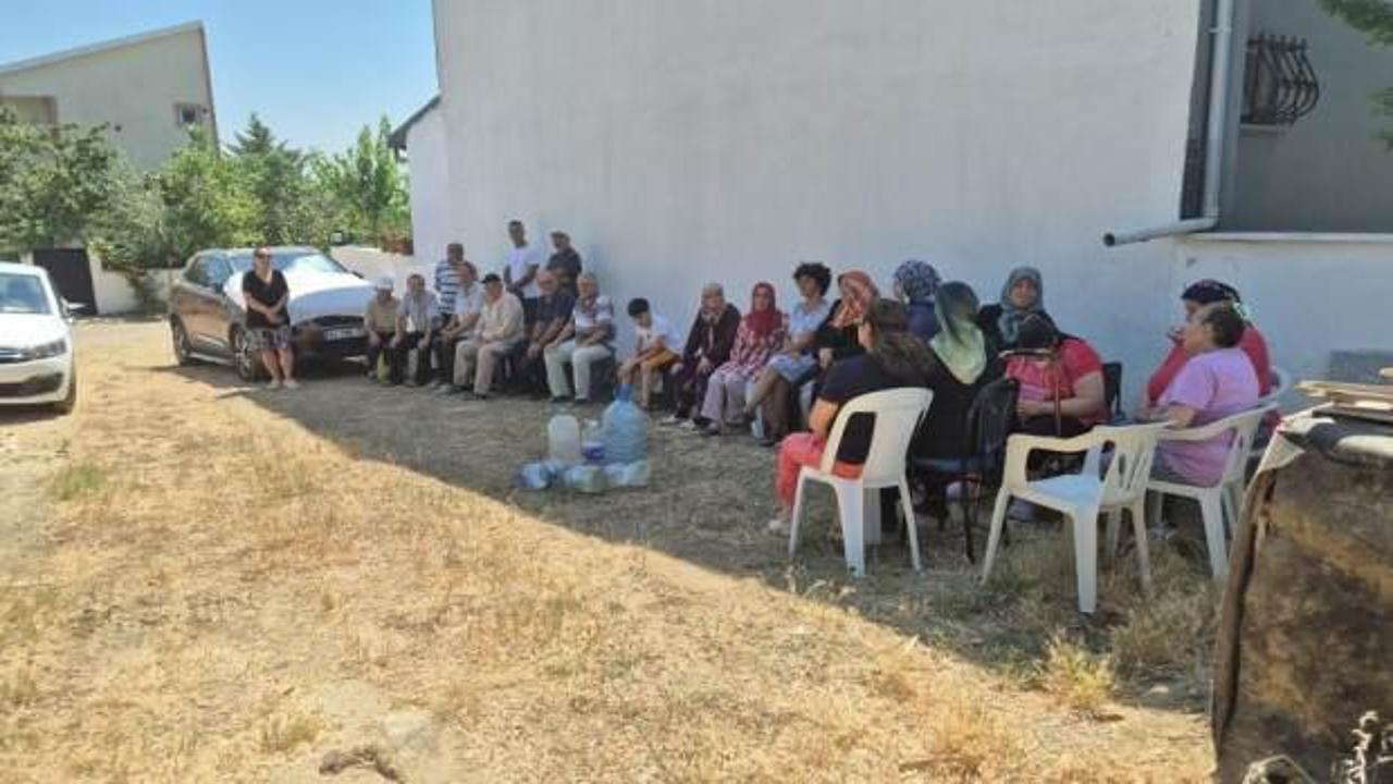 CHP'li belediyede arıtma tesisinin dibindeki mahalleli 7 gündür susuz! Eylem başlattılar