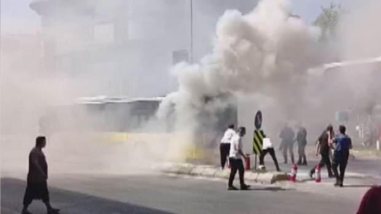 İstanbul'da yine İETT otobüsü yandı!
