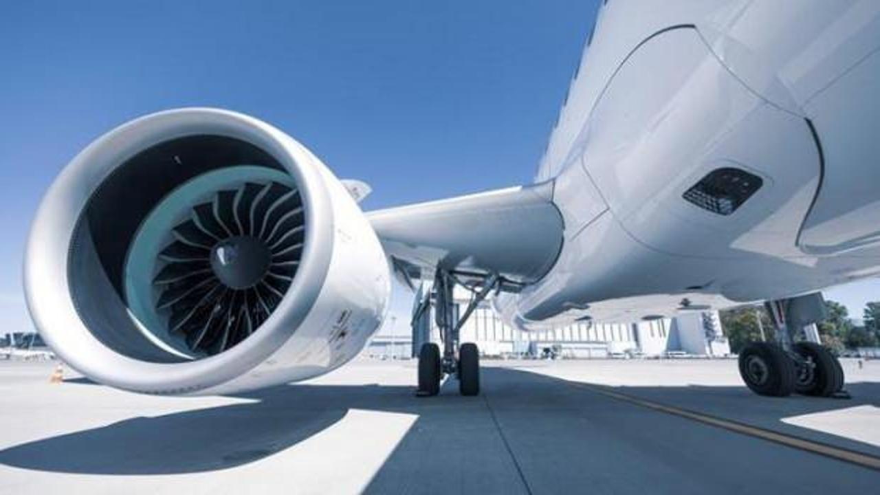 İtalya’da feci ölüm! Uçağın motoruna kapıldı!