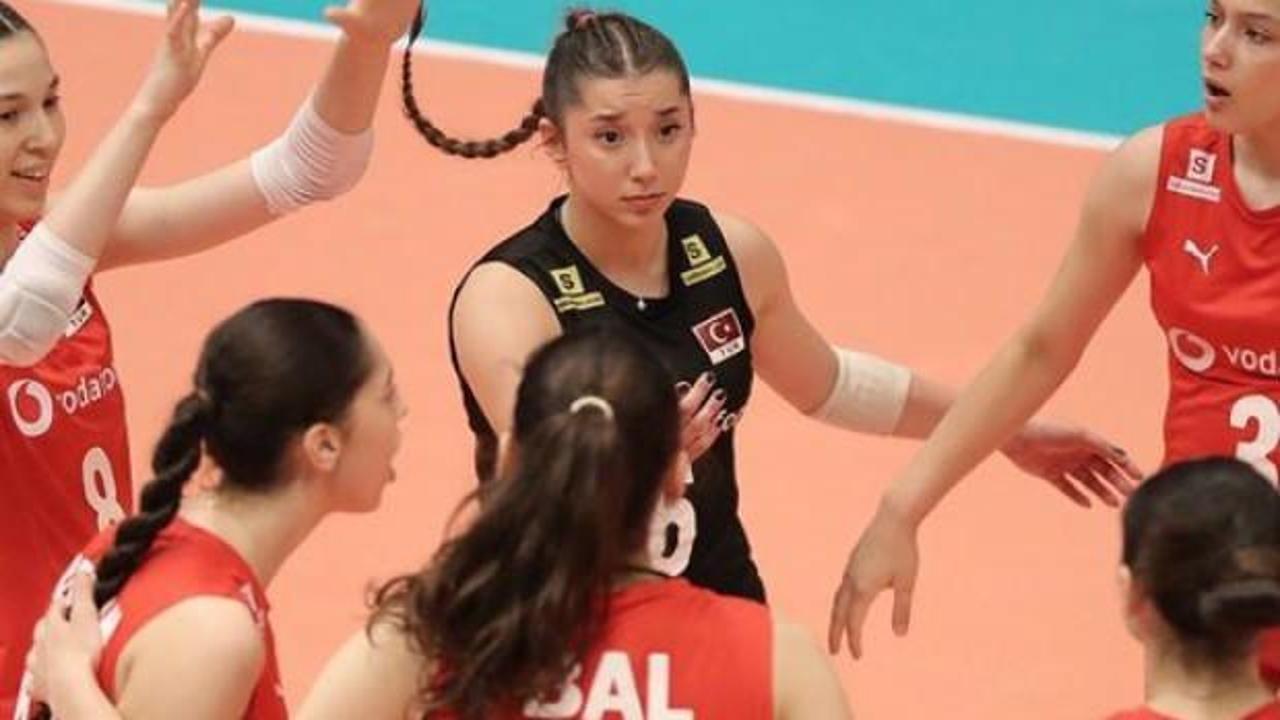 Kız Voleybol Milli Takımı, Avrupa Şampiyonası'nda finalde kaybetti