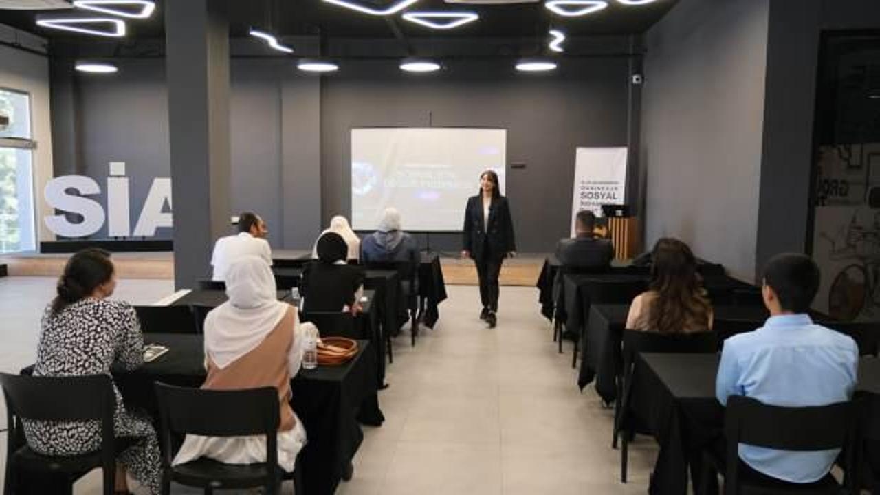 Konya'da '3. Uluslararası Öğrenciler Sosyal İnovasyon Yaz Okulu' programı düzenlendi