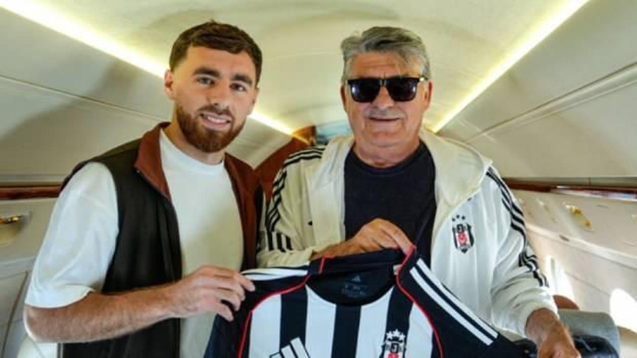 Orkun K&ouml;k&ccedil;&uuml; sevinci bunu da yaptırdı! Serdal Adalı neye uğradığını şaşırdı