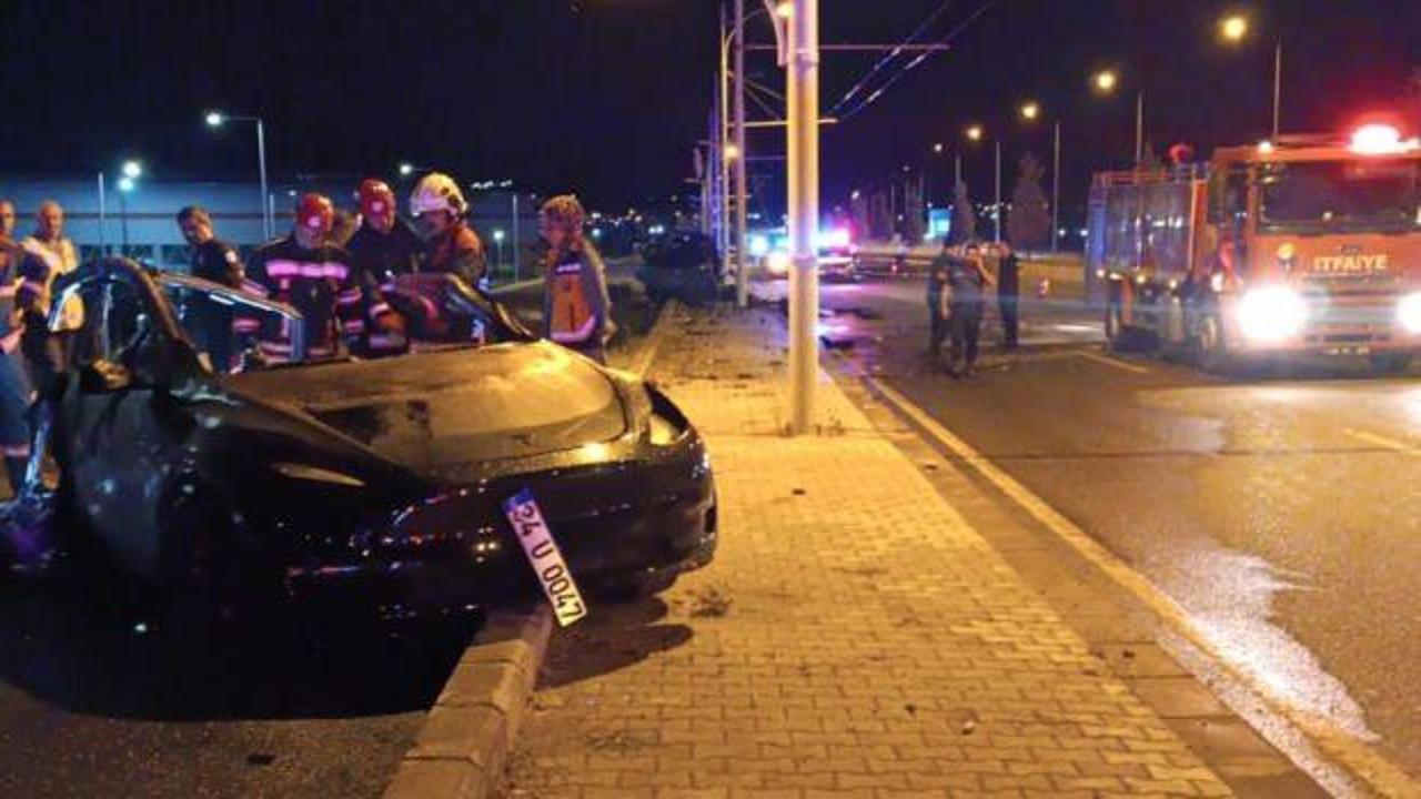 Yeni aldıkları Tesla alev aldı: 2 hemşire yanarak can verdi