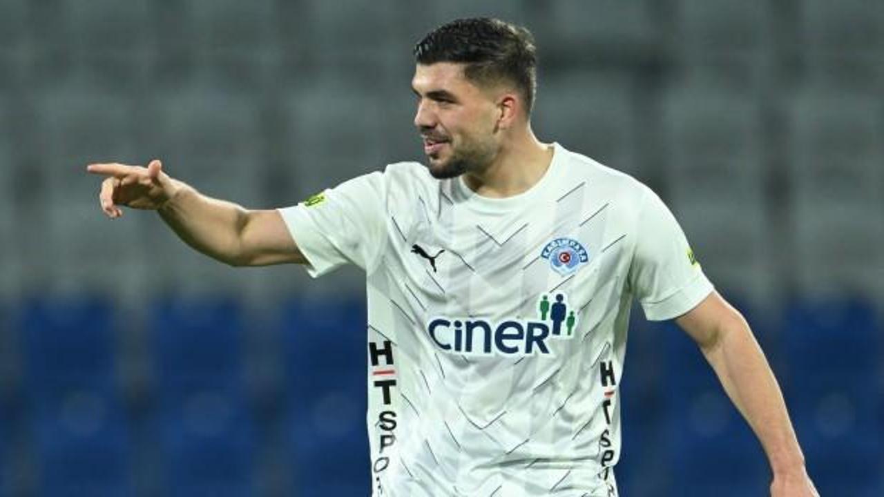 27 yaşındaki Türk futbolcu Suudi Arabistan'a transfer oldu