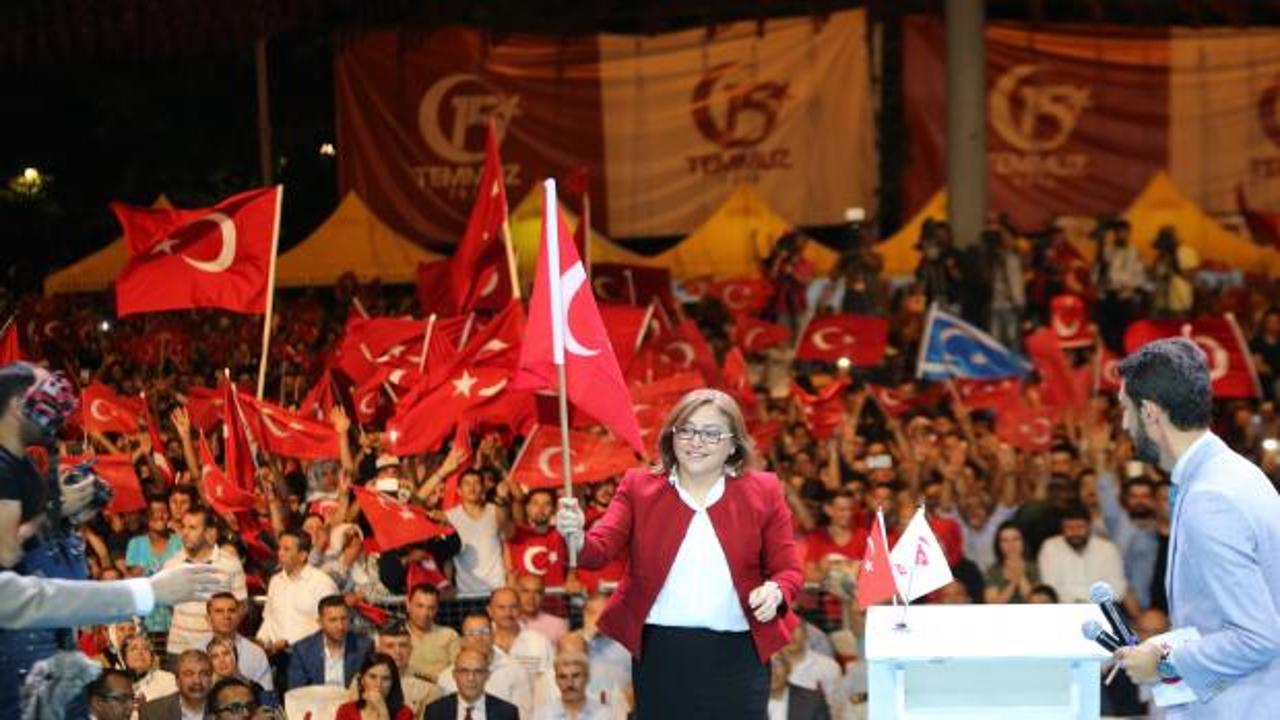 Fatma Şahin'den 15 Temmuz mesajı: 'Tarihi bir duruştur'