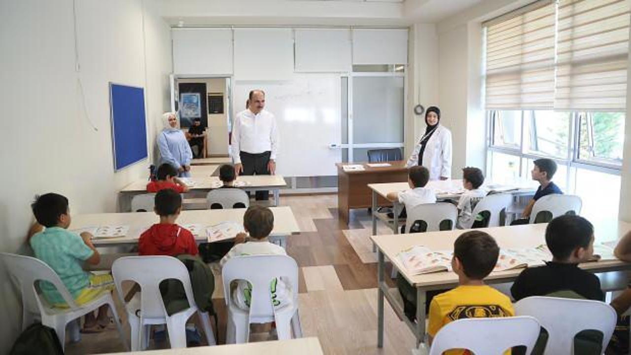 Başkan Altay, Genç KOMEK Yaz Okulu'na katılan öğrencilerle buluştu