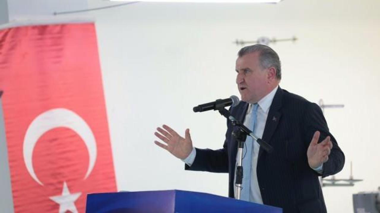 Bakan Bak, 15 Temmuz şehitlerini andı