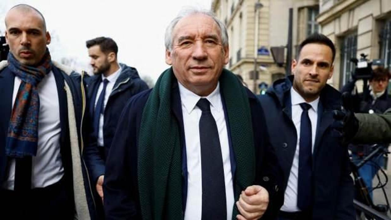 Fransa'dan yeni borç politikası... Resmi tatiller kaldırılabilir mi?
