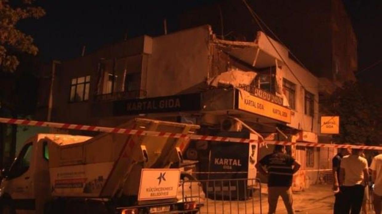 Küçükçekmece’de iki katlı binanın balkon duvarı çöktü