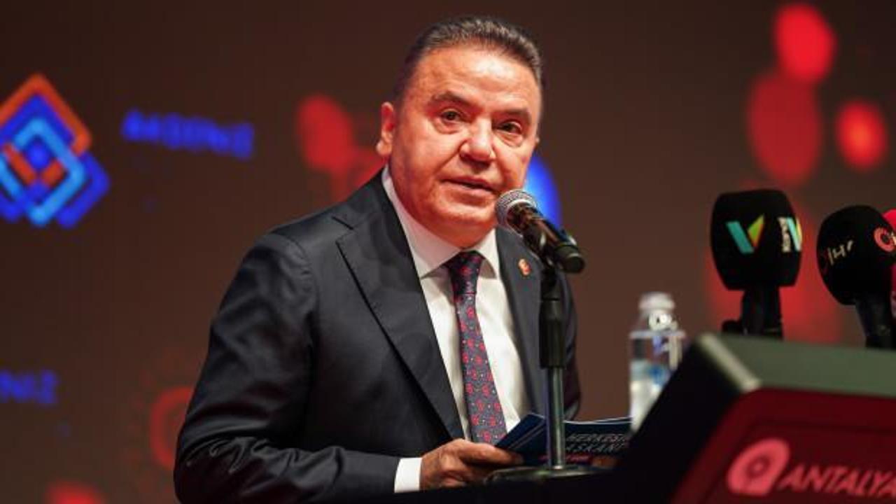 Muhittin Böcek hastaneye kaldırıldı