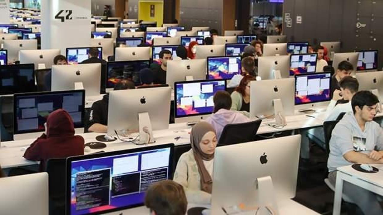 Geleceğin yazılımcıları 42 Türkiye’de yetişiyor!