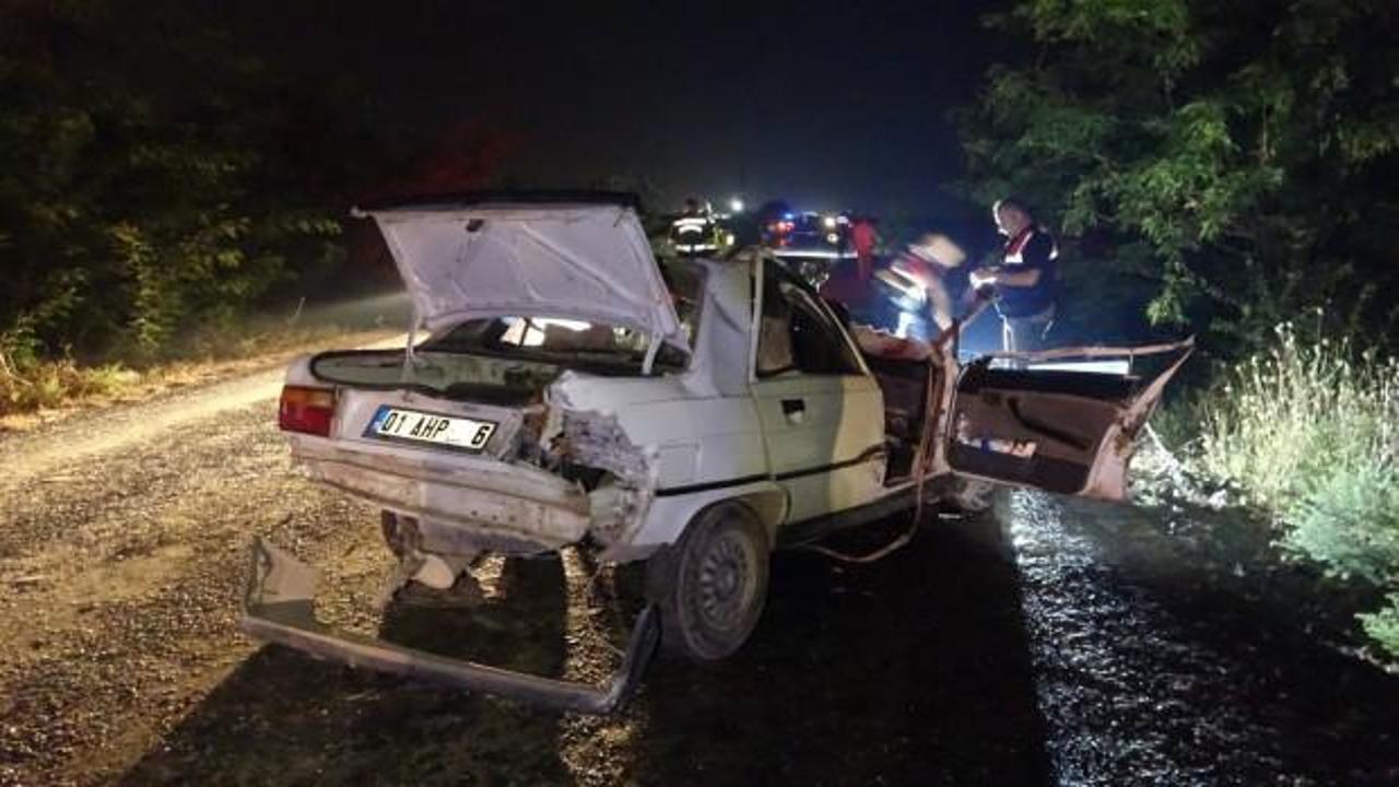 Adana'da otomobil ile kamyonet çarpıştı, 4 kişi yaralandı