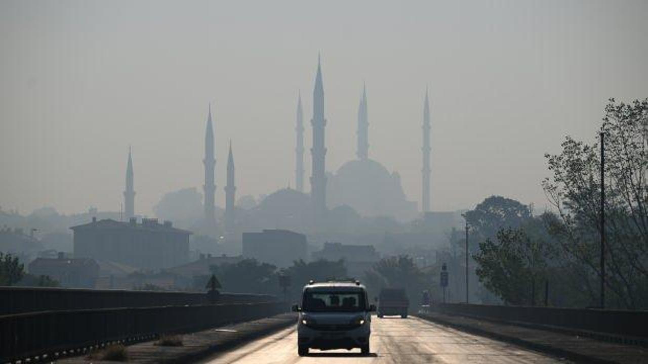 Komşudaki yangın, Edirne'yi kararttı! Kentte görüş mesafesi düştü...
