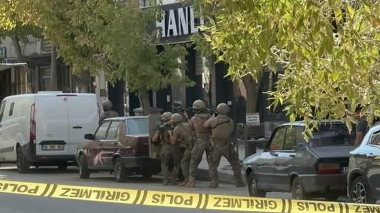 Polisle &ccedil;atışmaya girdi, vurularak etkisiz hale getirildi