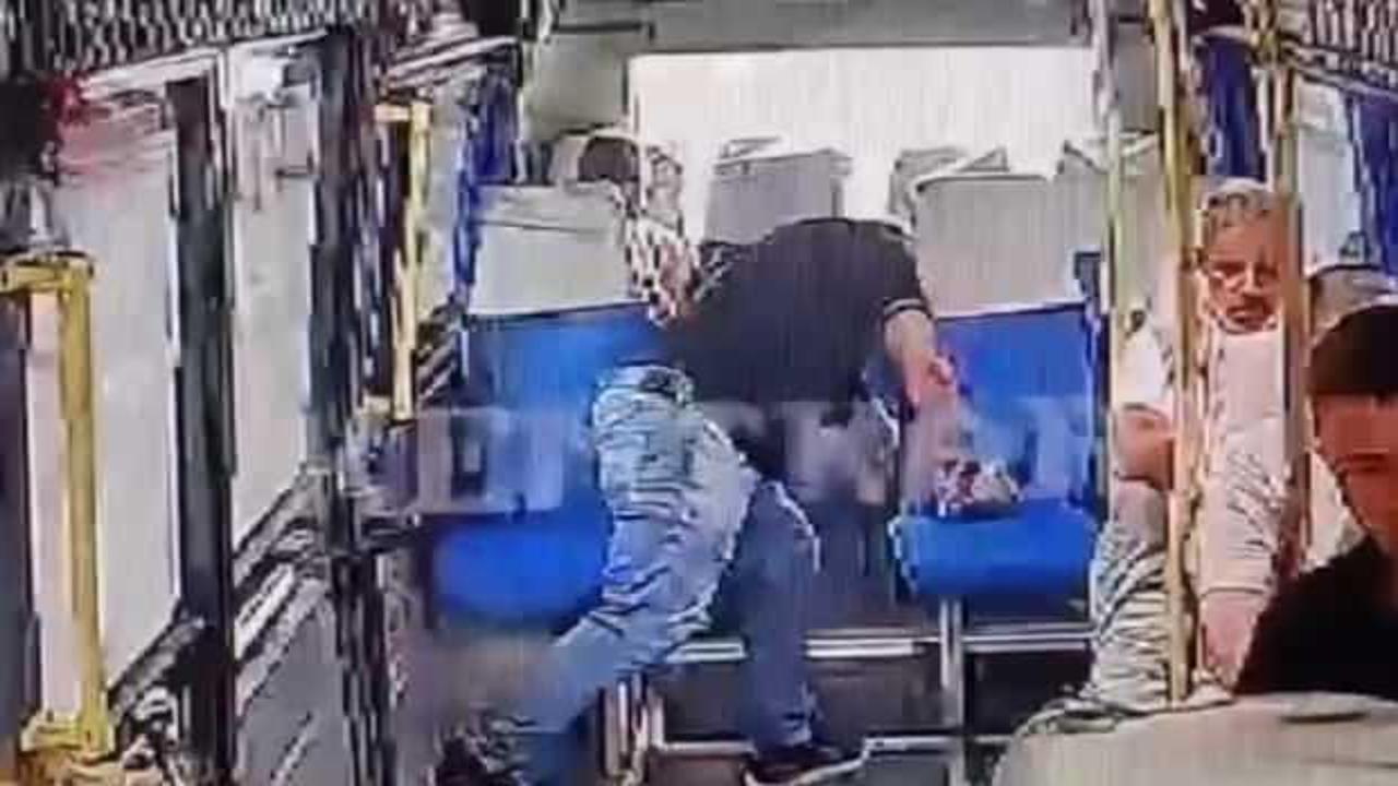 Adana'da bir yolcunun düşürdüğü 700 doları, başka bir yolcu cebe indirdi