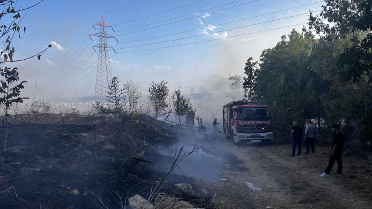 Esenyurt’ta otluk alanda çıkan yangın kısa sürede söndürüldü
