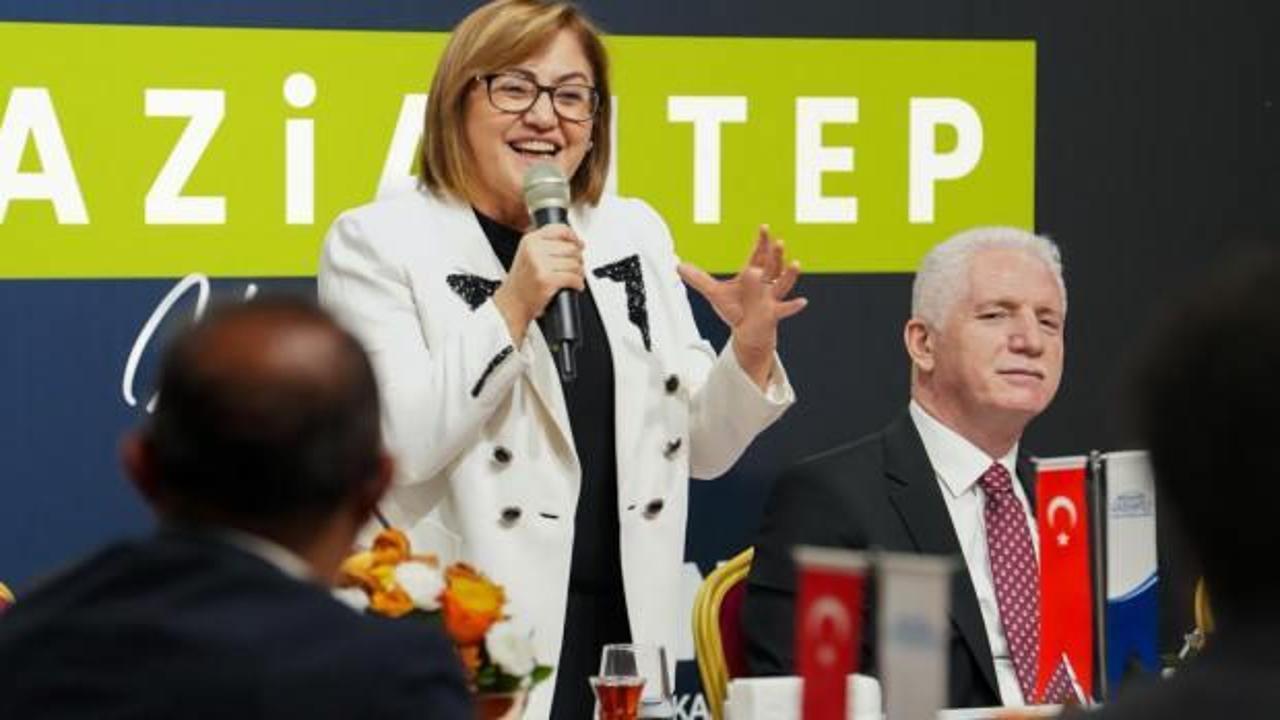 Fatma Şahin, İstanbul medyası, akademisyenler ve sanatçılarla bir araya geldi