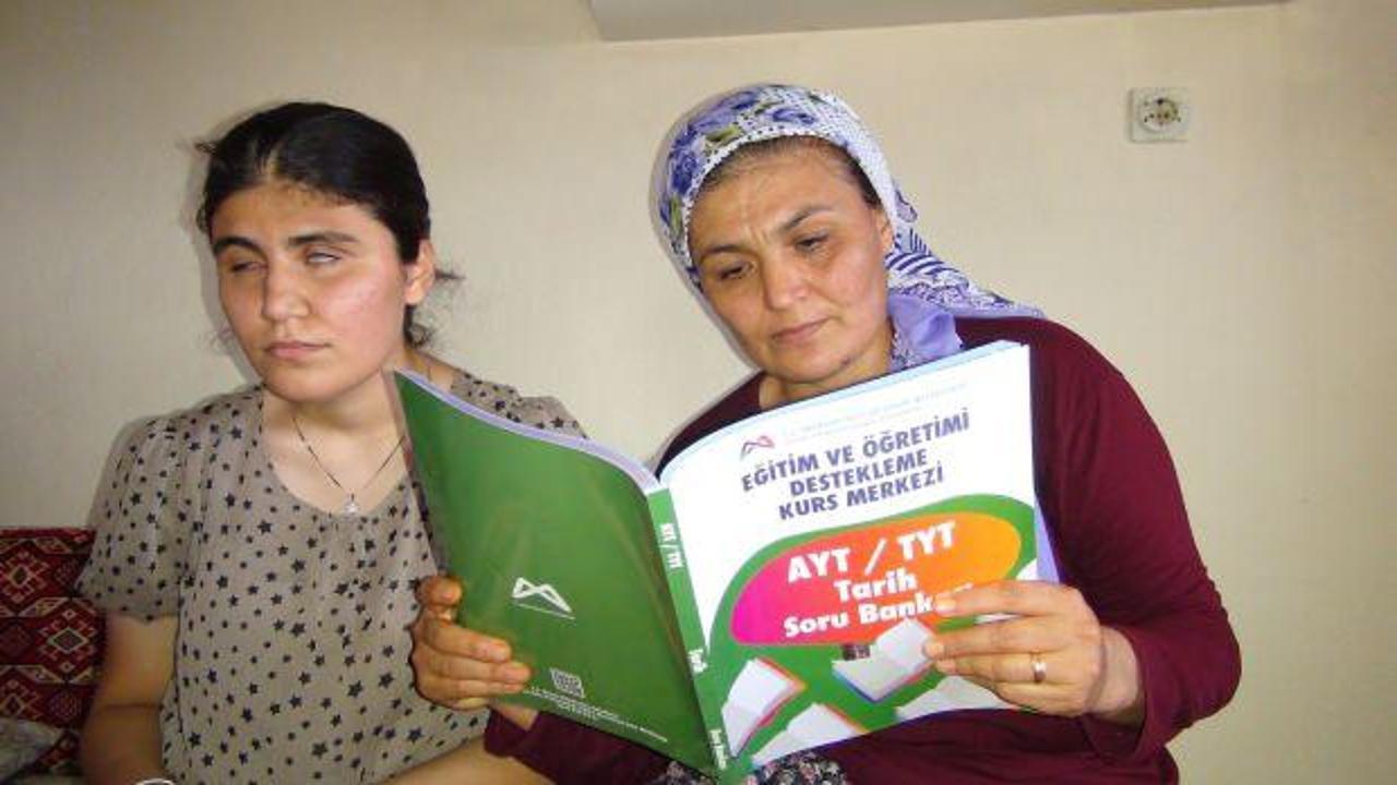 İlkokul mezunu annenin &ccedil;alıştırdığı g&ouml;rme engelli kızı, ilk 10 bine girdi