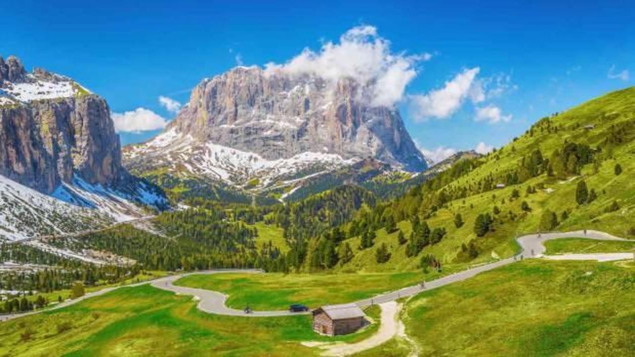İtalya'da &ccedil;ift&ccedil;iler dağlara turnike koydu