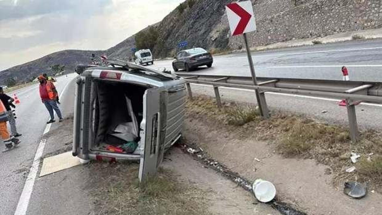 Kırıkkale'de hafif ticari araç devrildi; 1 ölü, 1 yaralı