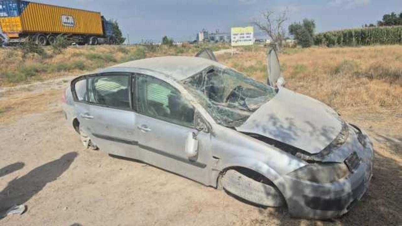 Konya'da otomobil şarampole devrildi: 3 yaralı