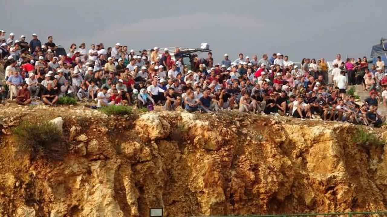 Böyle futbol turnuvası görülmedi: Tribünler taştı, maç tepeden izlendi