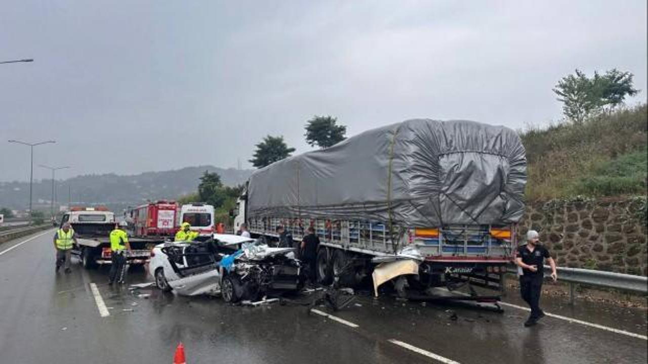 Ordu'da otomobil tıra arkadan çarptı: 1 ölü, 2 yaralı!
