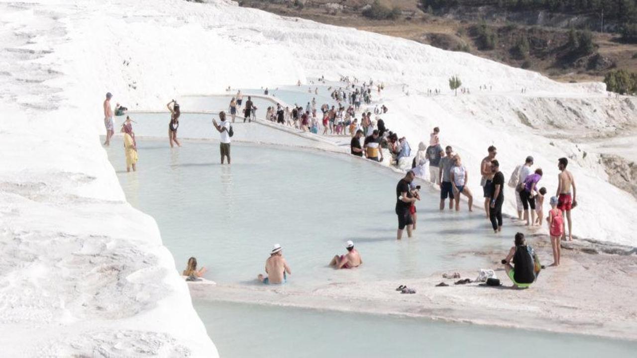 Pamukkale travertenlerinde termal mucize ve antik zenginlik