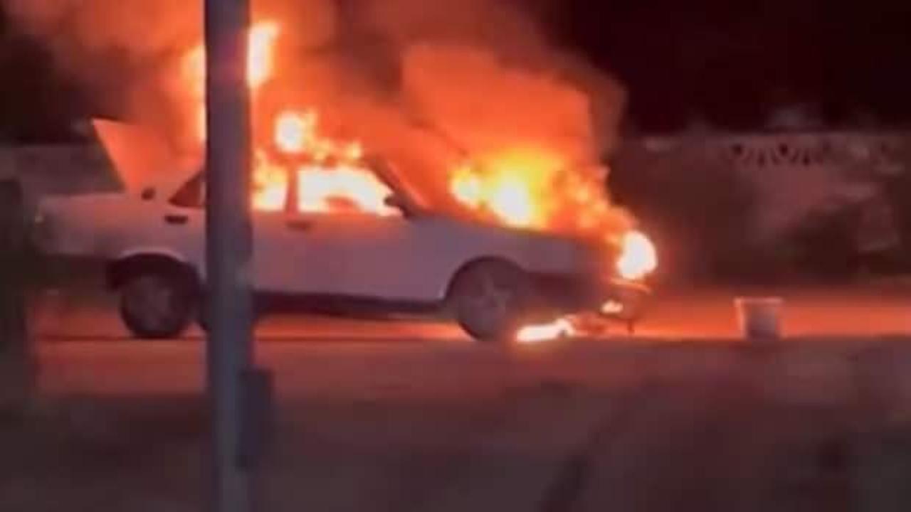 Seyir halindeki Tofaş otomobil alev topuna d&ouml;nd&uuml;