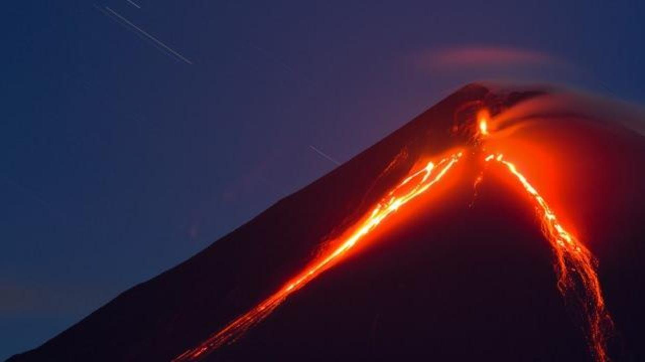 Son dakika...Rusya'da depremin ardından yanardağ faaliyete ge&ccedil;ti