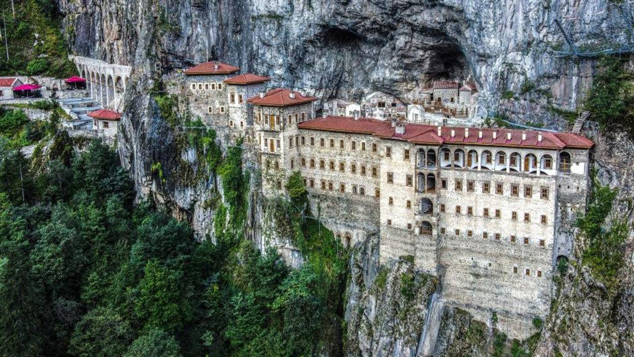 Sümela Manastırı: Karadeniz'in sarp kayalıklarındaki tarihi inci