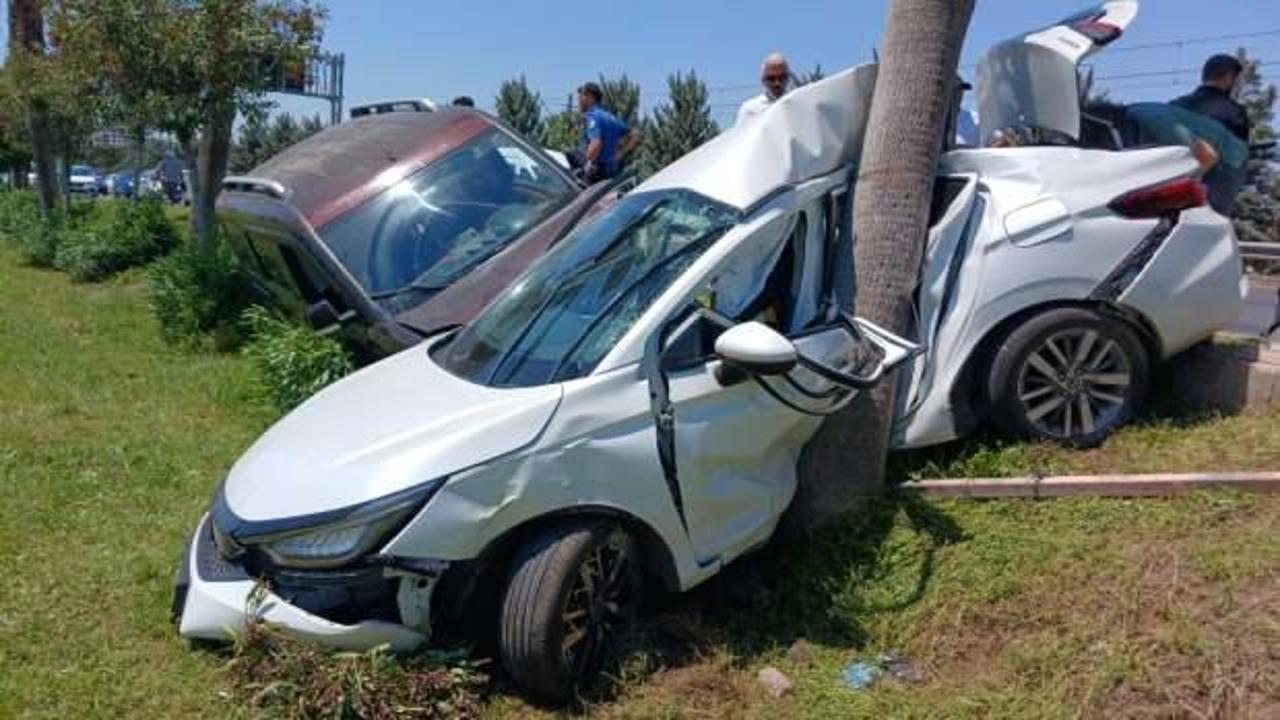 Antalya'da feci kaza: Önce 3 araca ardından sivil polis aracına çarptı